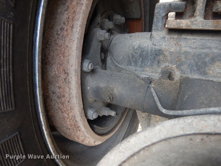 image for item HV9546 2000 Kenworth T800  dump truck