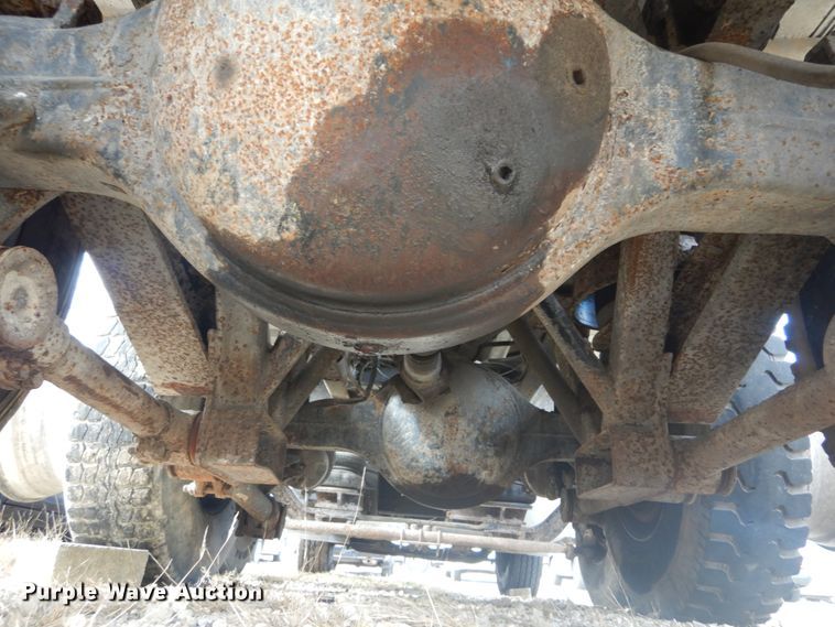 image for item HV9546 2000 Kenworth T800  dump truck