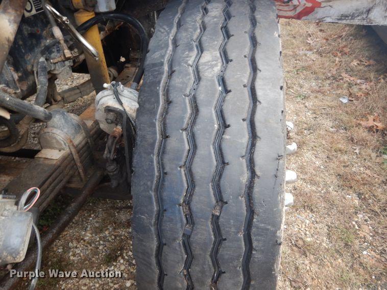 image for item HV9546 2000 Kenworth T800  dump truck