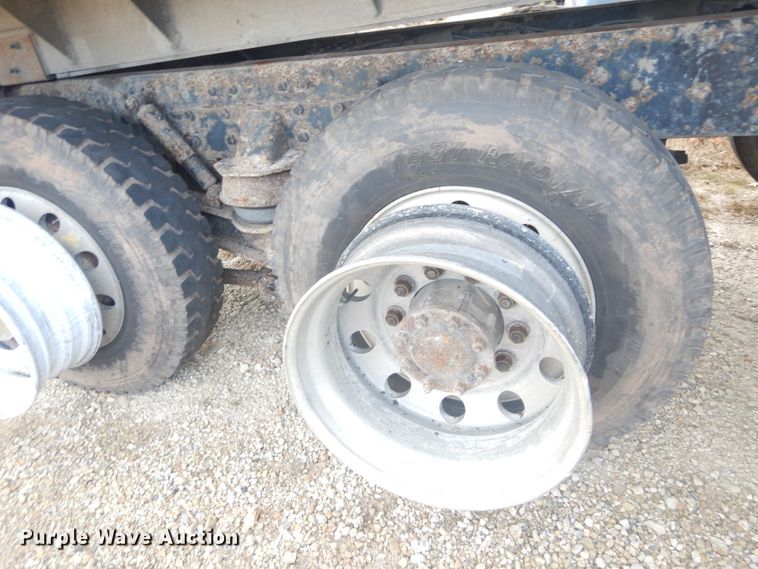 image for item HV9546 2000 Kenworth T800  dump truck