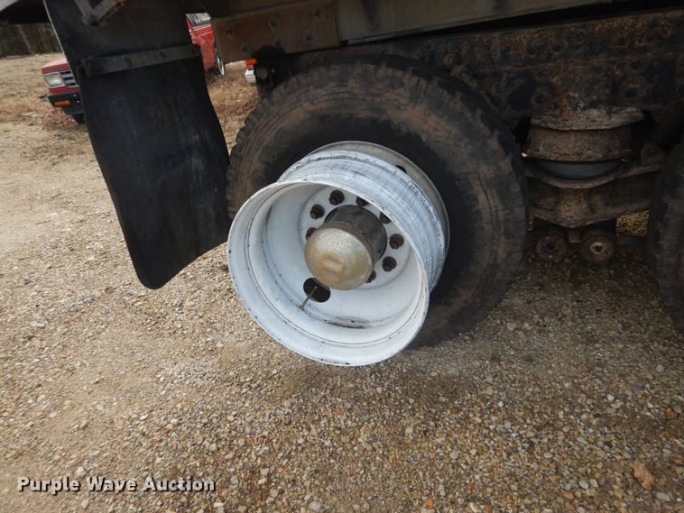 image for item HV9546 2000 Kenworth T800  dump truck