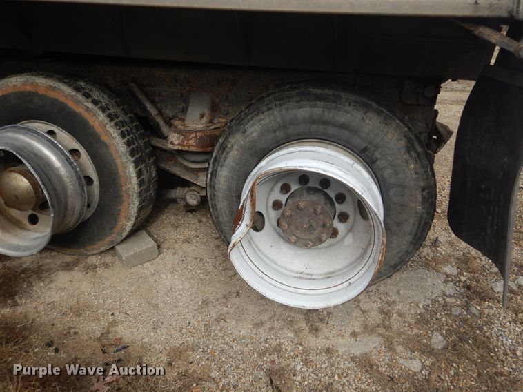 image for item HV9546 2000 Kenworth T800  dump truck