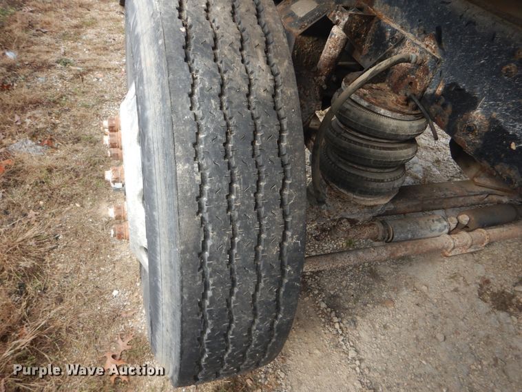 image for item HV9546 2000 Kenworth T800  dump truck