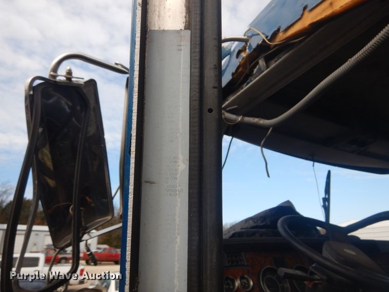 image for item HV9546 2000 Kenworth T800  dump truck