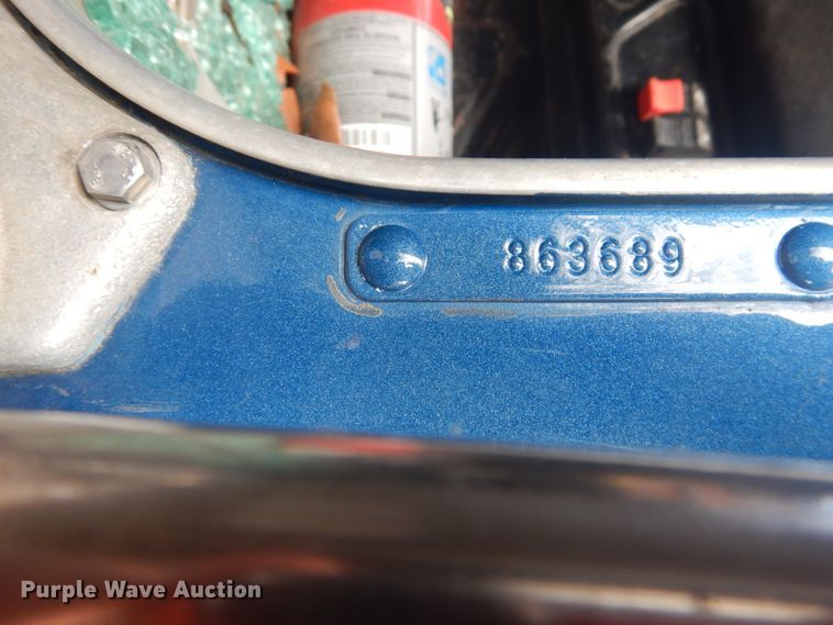 image for item HV9546 2000 Kenworth T800  dump truck