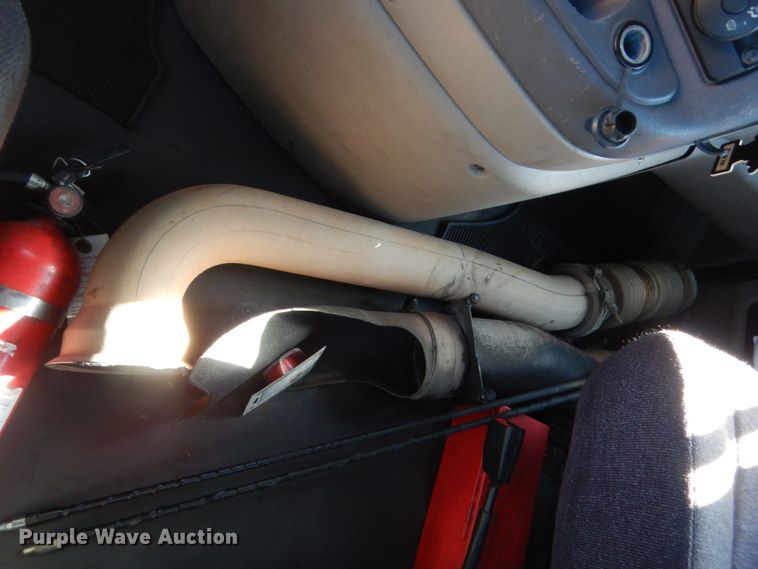 image for item HW9204 2017 Freightliner Cascadia 125  semi truck