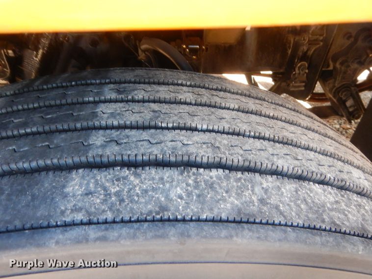 image for item HW9204 2017 Freightliner Cascadia 125  semi truck