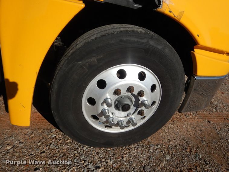 image for item HW9204 2017 Freightliner Cascadia 125  semi truck