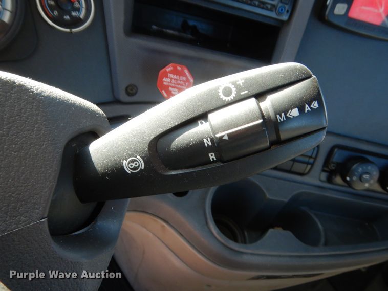 image for item HW9206 2016 Freightliner Cascadia 125  semi truck