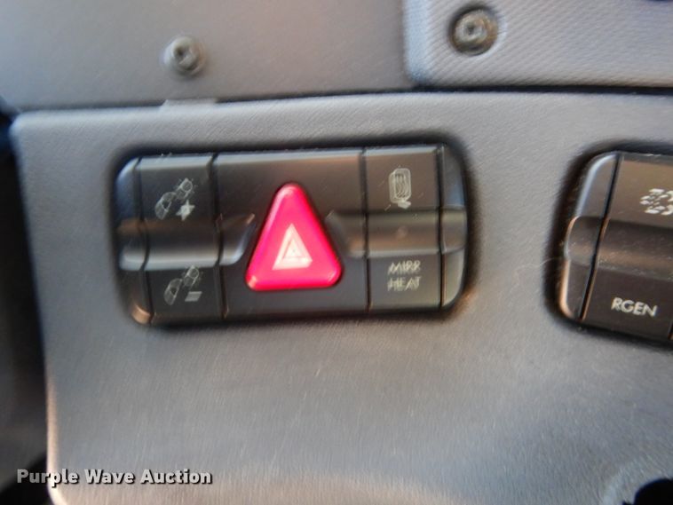 image for item HW9206 2016 Freightliner Cascadia 125  semi truck