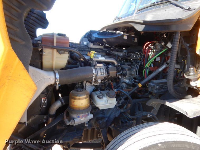 image for item HW9206 2016 Freightliner Cascadia 125  semi truck