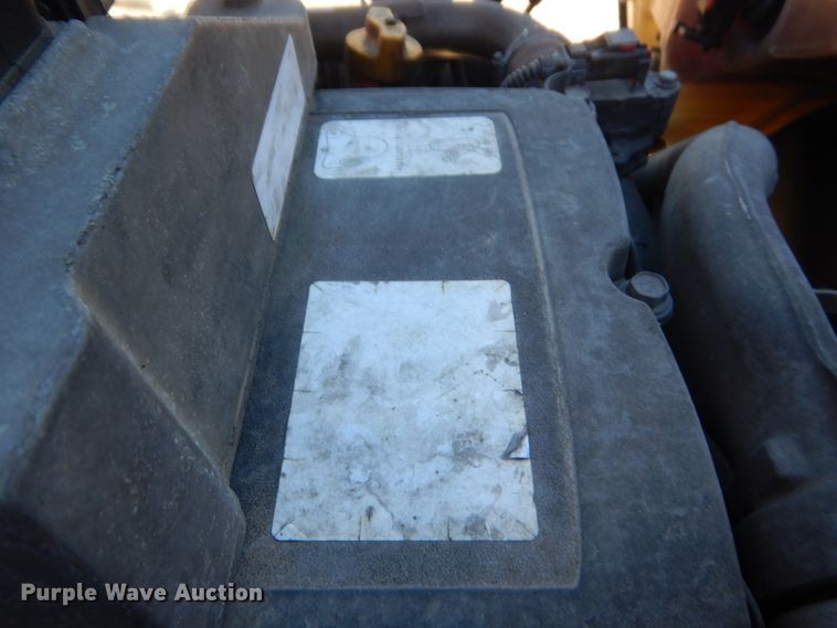 image for item HW9206 2016 Freightliner Cascadia 125  semi truck