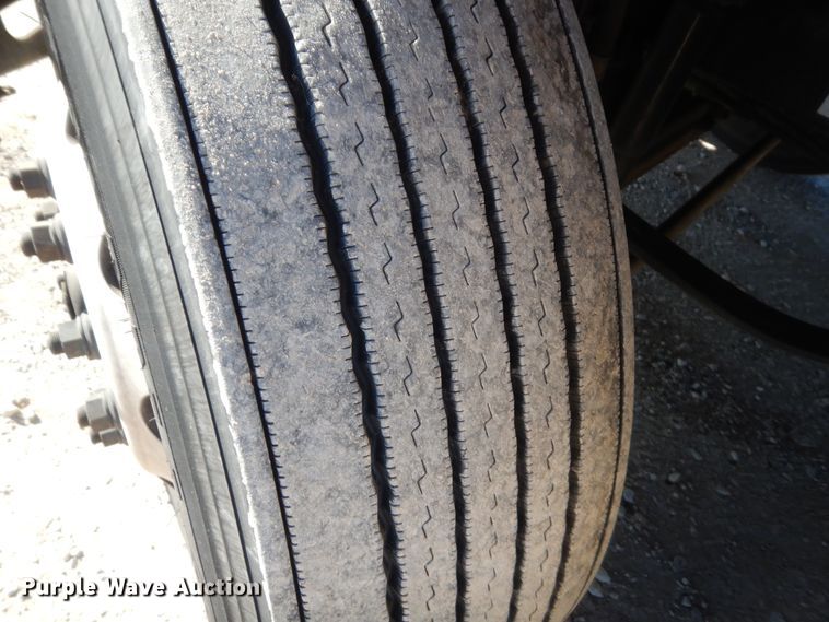 image for item HW9206 2016 Freightliner Cascadia 125  semi truck