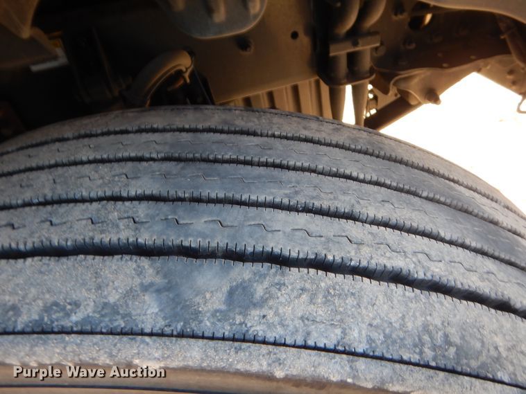 image for item HW9206 2016 Freightliner Cascadia 125  semi truck