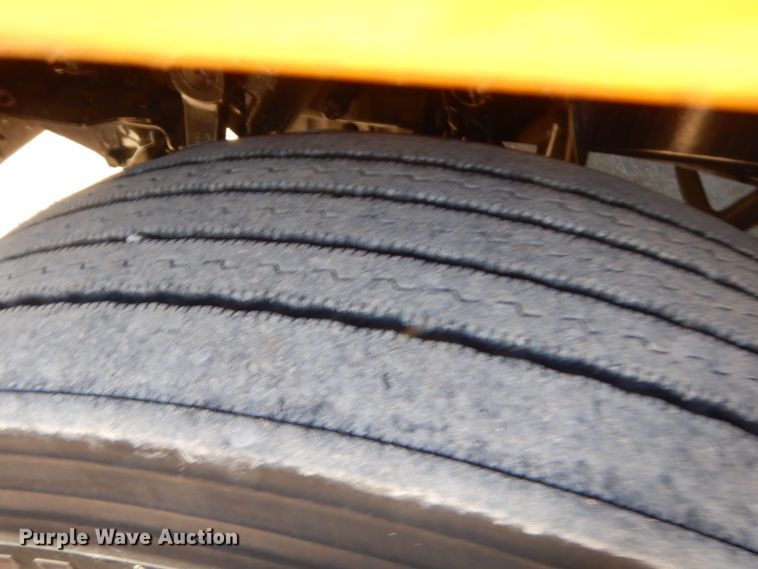 image for item HW9207 2018 Freightliner Cascadia 125  semi truck