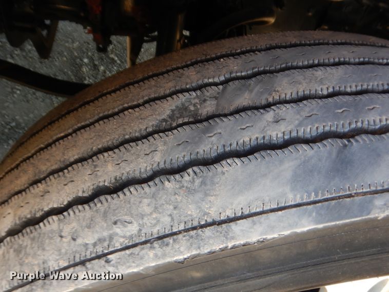 image for item HW9207 2018 Freightliner Cascadia 125  semi truck