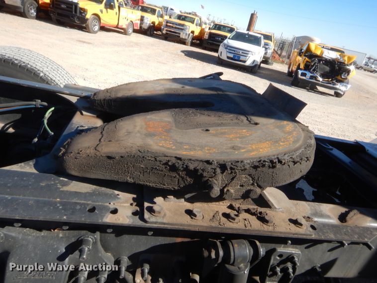 image for item HW9209 2016 Freightliner Cascadia 125  semi truck