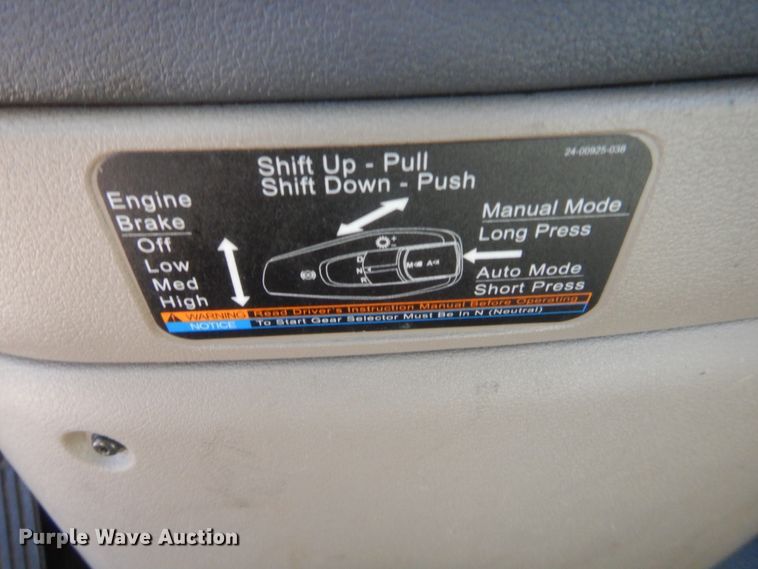 image for item HW9209 2016 Freightliner Cascadia 125  semi truck