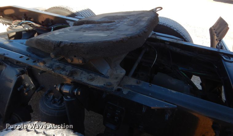 image for item HW9210 2017 Freightliner Cascadia 125  semi truck