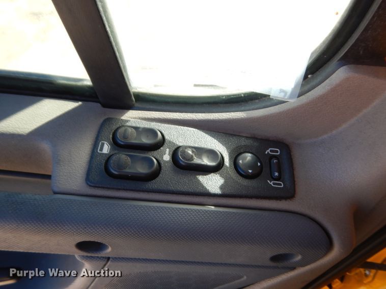 image for item HW9210 2017 Freightliner Cascadia 125  semi truck