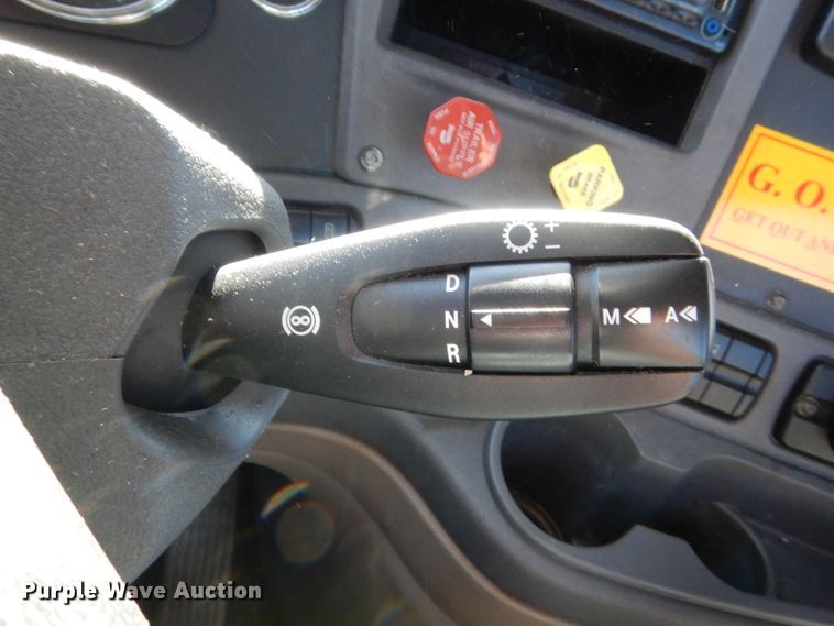 image for item HW9210 2017 Freightliner Cascadia 125  semi truck