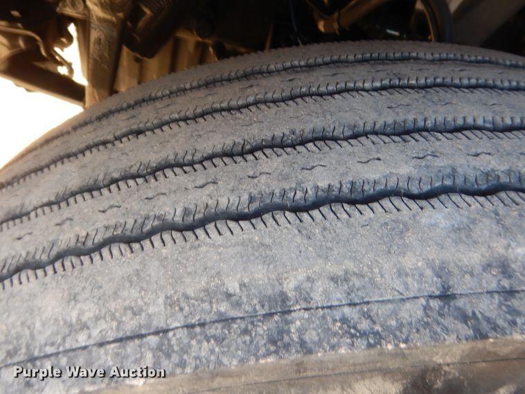 image for item HW9210 2017 Freightliner Cascadia 125  semi truck