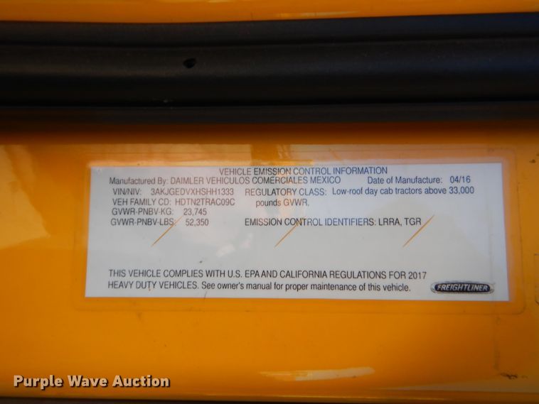 image for item HW9210 2017 Freightliner Cascadia 125  semi truck