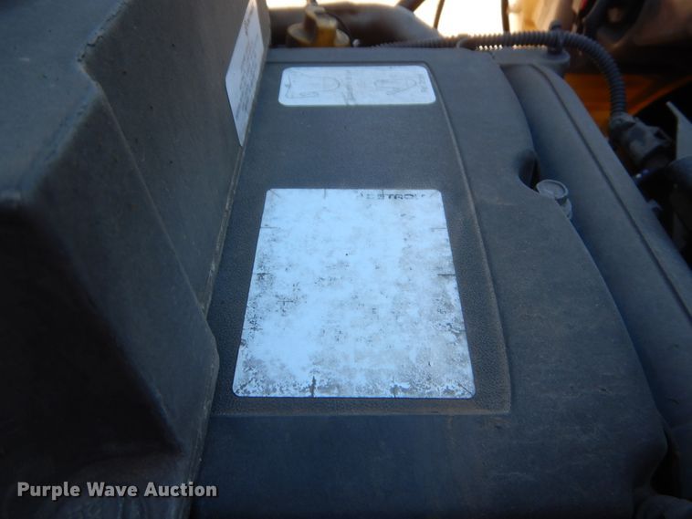 image for item HW9211 2017 Freightliner Cascadia 125  semi truck