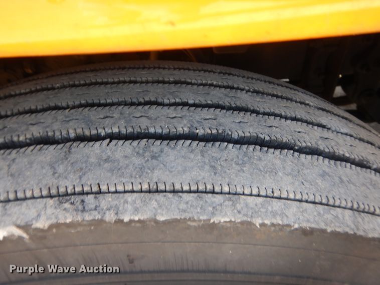 image for item HW9211 2017 Freightliner Cascadia 125  semi truck