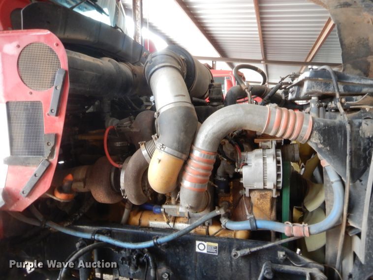 image for item HW9300 2004 Kenworth T800 semi truck