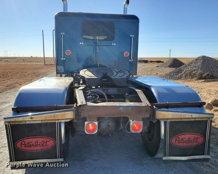 image for item HW9503 1985 Peterbilt 359  semi truck