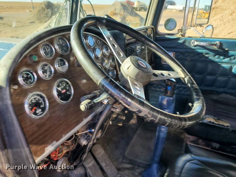 image for item HW9503 1985 Peterbilt 359  semi truck