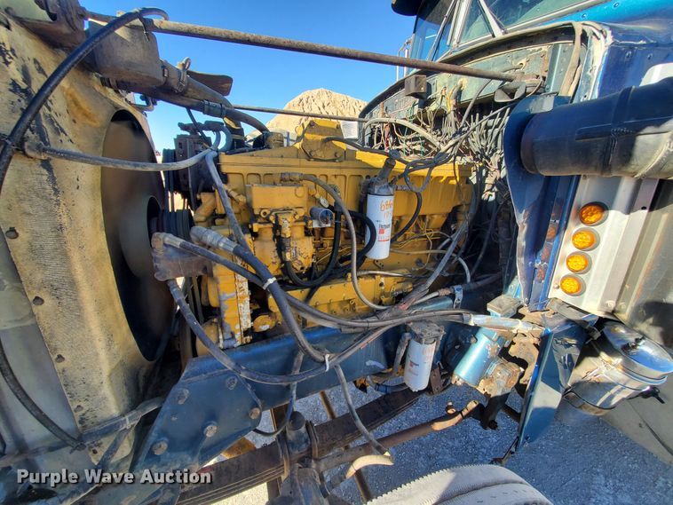 image for item HW9503 1985 Peterbilt 359  semi truck