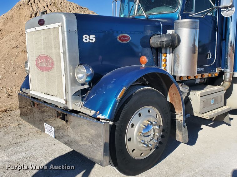 image for item HW9503 1985 Peterbilt 359  semi truck