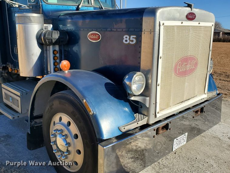 image for item HW9503 1985 Peterbilt 359  semi truck