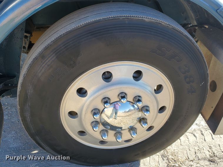 image for item HW9503 1985 Peterbilt 359  semi truck