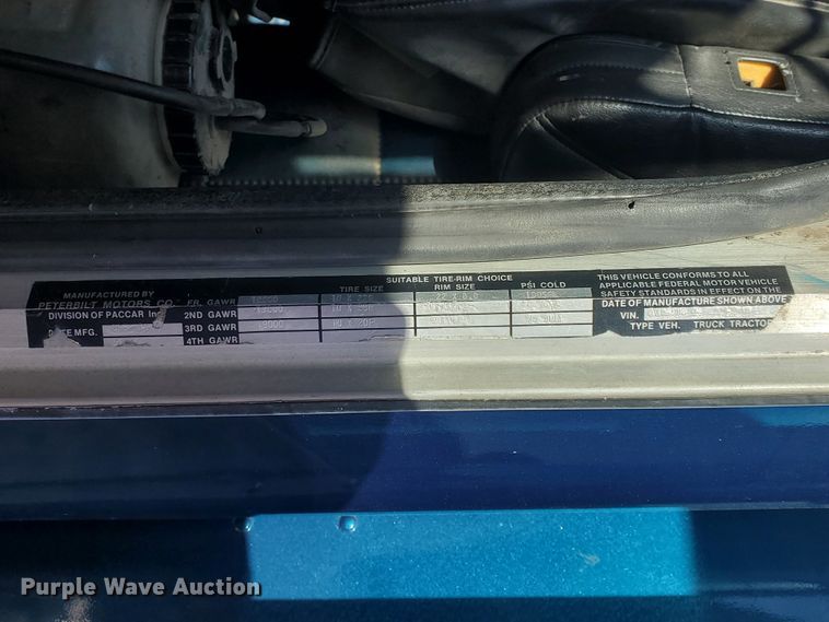 image for item HW9503 1985 Peterbilt 359  semi truck