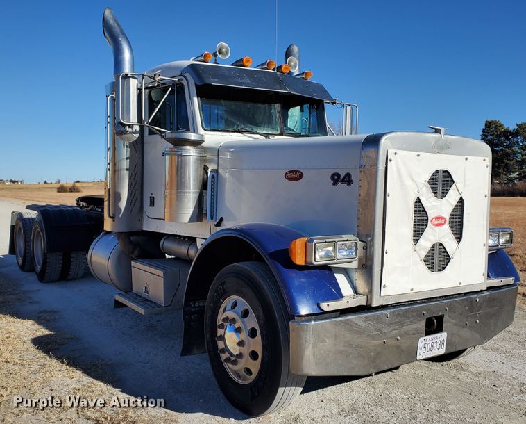 image for item HW9504 1994 Peterbilt 379  semi truck