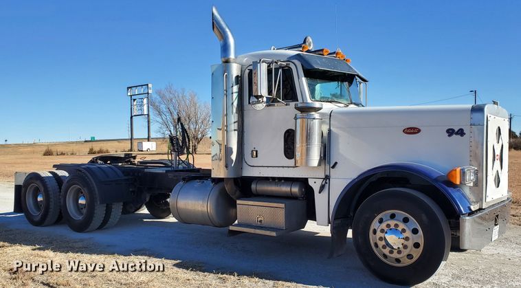 image for item HW9504 1994 Peterbilt 379  semi truck