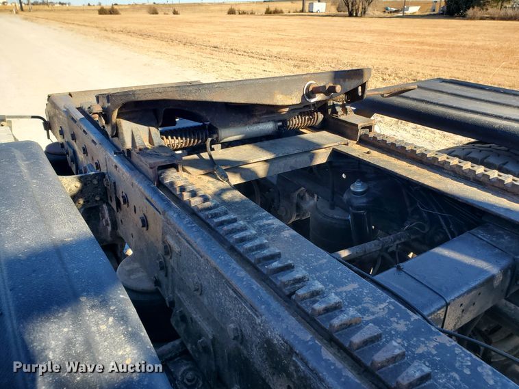 image for item HW9504 1994 Peterbilt 379  semi truck