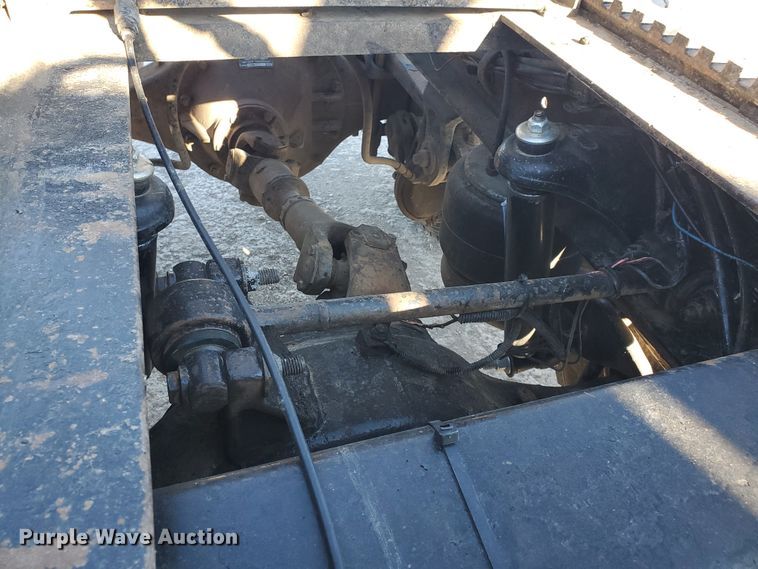 image for item HW9504 1994 Peterbilt 379  semi truck