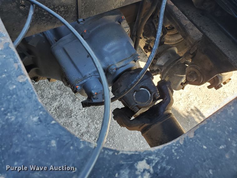 image for item HW9504 1994 Peterbilt 379  semi truck