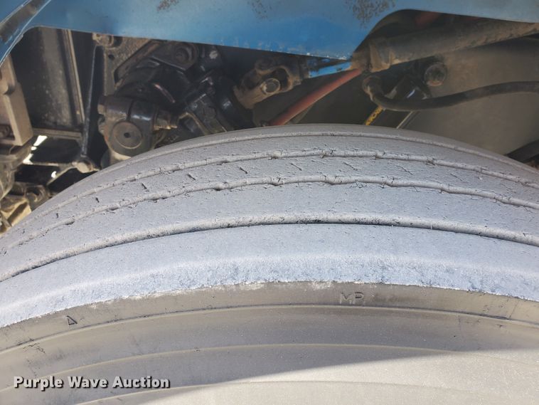 image for item HW9504 1994 Peterbilt 379  semi truck