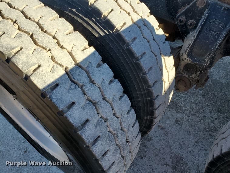 image for item HW9504 1994 Peterbilt 379  semi truck