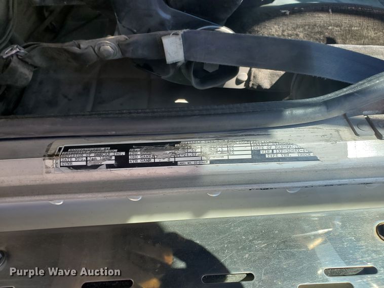 image for item HW9504 1994 Peterbilt 379  semi truck