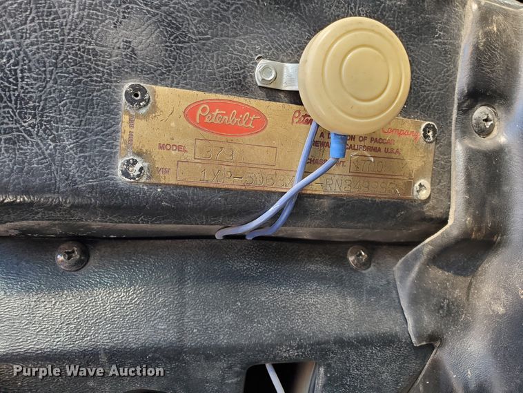 image for item HW9504 1994 Peterbilt 379  semi truck