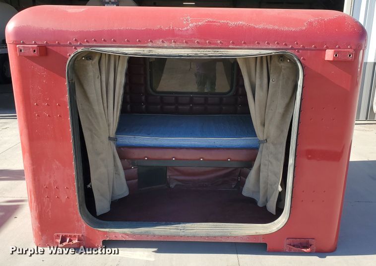 image for item HW9506 Peterbilt 379 sleeper