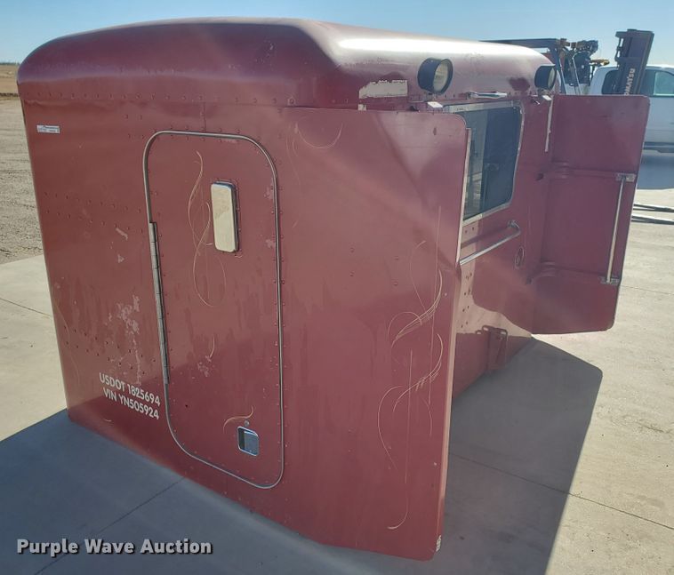 image for item HW9506 Peterbilt 379 sleeper