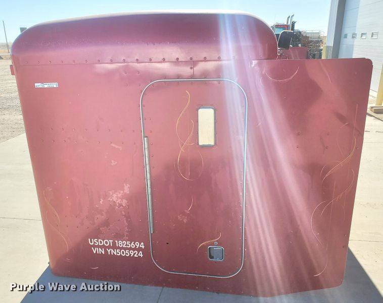 image for item HW9506 Peterbilt 379 sleeper