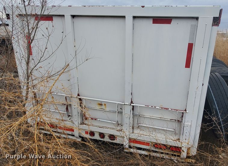 image for item HW9528 2005 Aeroswint silage trailer